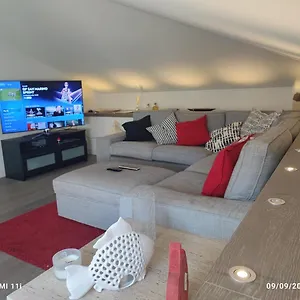 https://casa-doni-roma.it-romehotels.com