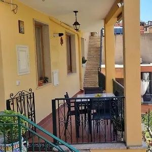 https://la-casa-di-angelina-taormina.taorminaitalyhotels.com